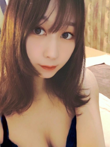 木崎えいみ