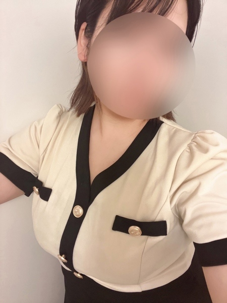真弓かえら